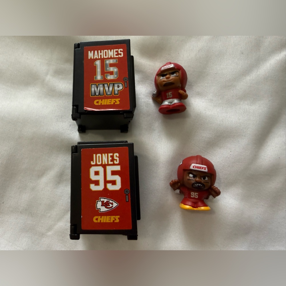 NFL Football Kanas City Chiefs Mahomes and Jones Teenymate Lockers